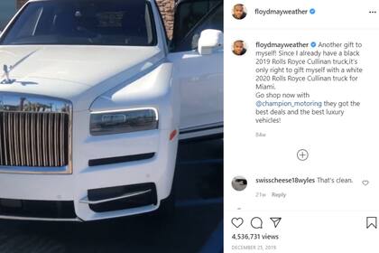El boxeador también tiene una flota de autos blancos en Las Vegas, y otra de tonos negros en Beverly Hills