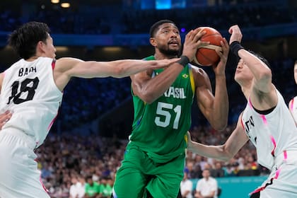 El brasileño Bruno Caboclo es una de las figuras de su equipo en los Juegos Olímpicos París 2024