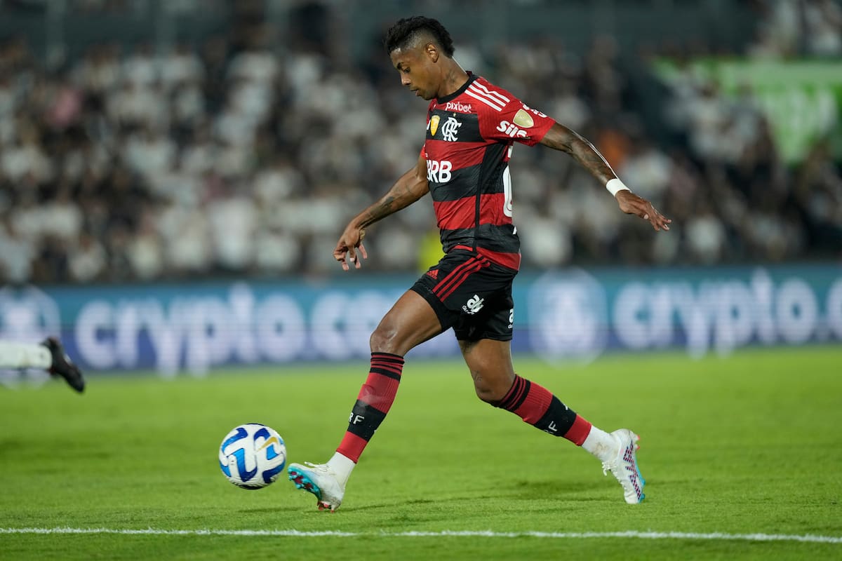 El brasileño Bruno Henrique, de Flamengo, en problemas