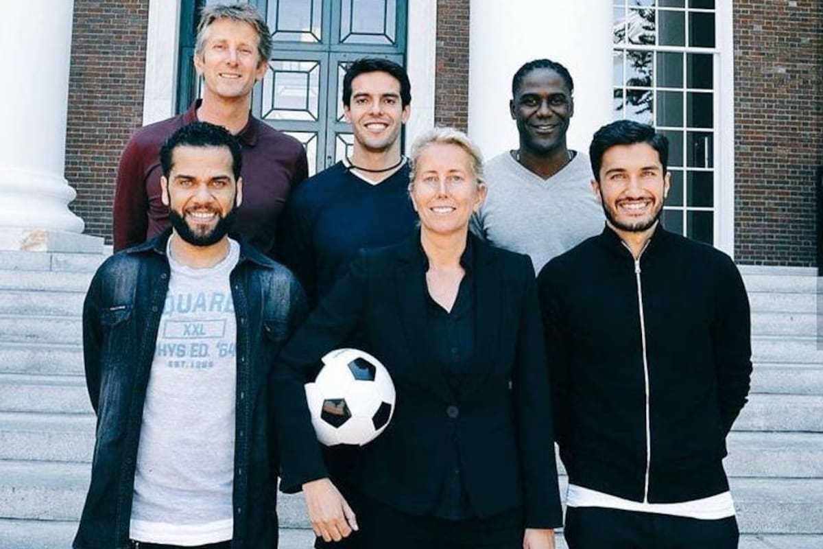 El brasileño (izq, abajo), sin Mundial pero adquiriendo conocimientos junto a otros colegas