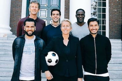 El brasileño (izq, abajo), sin Mundial pero adquiriendo conocimientos junto a otros colegas