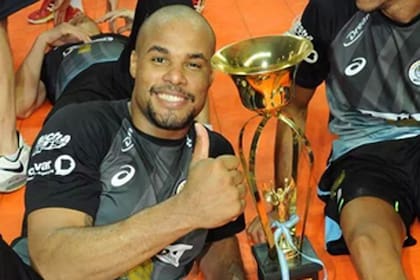 El brasileño Junior ya festejó un título con su nuevo club