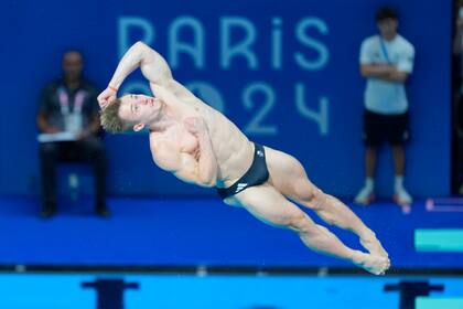 El británico Jack Laugher compite en los clavados, trampolín de 3 metros, en los Juegos Olímpicos, el martes 6 de agosto de 2024, en Saint-Denis, Francia (AP Foto/Dar Yasin, File)
