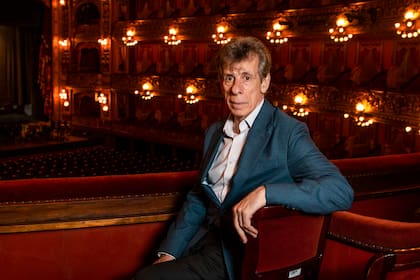 El británico Jan Latham-Koenig, nuevo director musical del Teatro Colón, en la sala