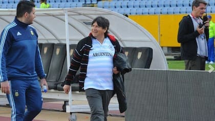 El brujo Manuel junto a la selección en Ecuador