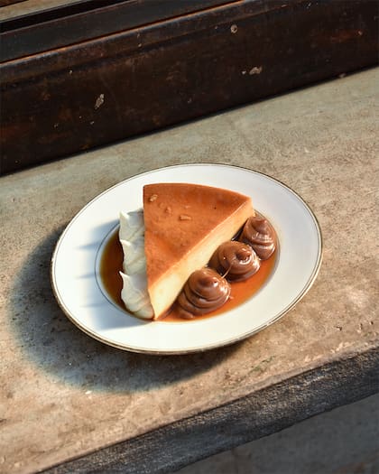 El budín de pan de Taller Cantina elevó la vara: se hace con medialunas.