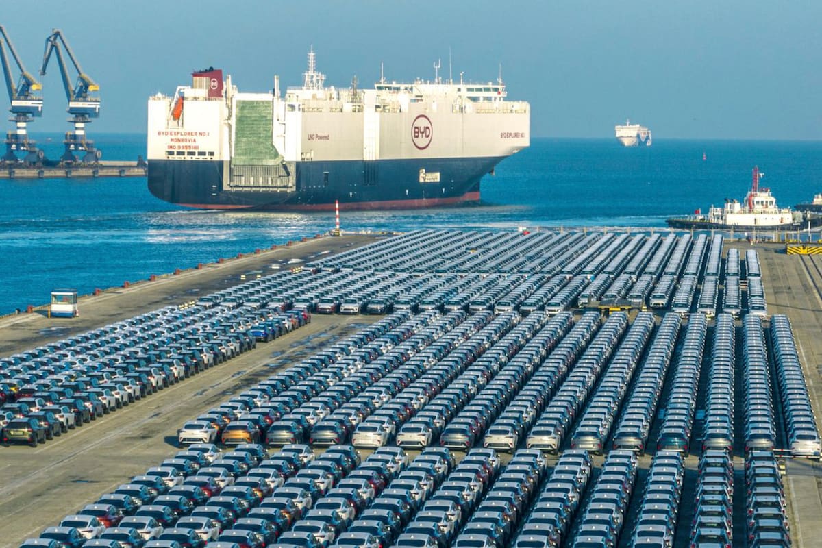 El buque BYD Changzhou en el puerto de Zárate, donde descargó alrededor de 7000 unidades