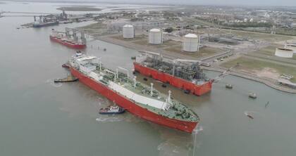 El buque Excalubir zarpó hoy de Bahía Blanca y llegará al puerto de San Salvador de Bahía en dos semanas