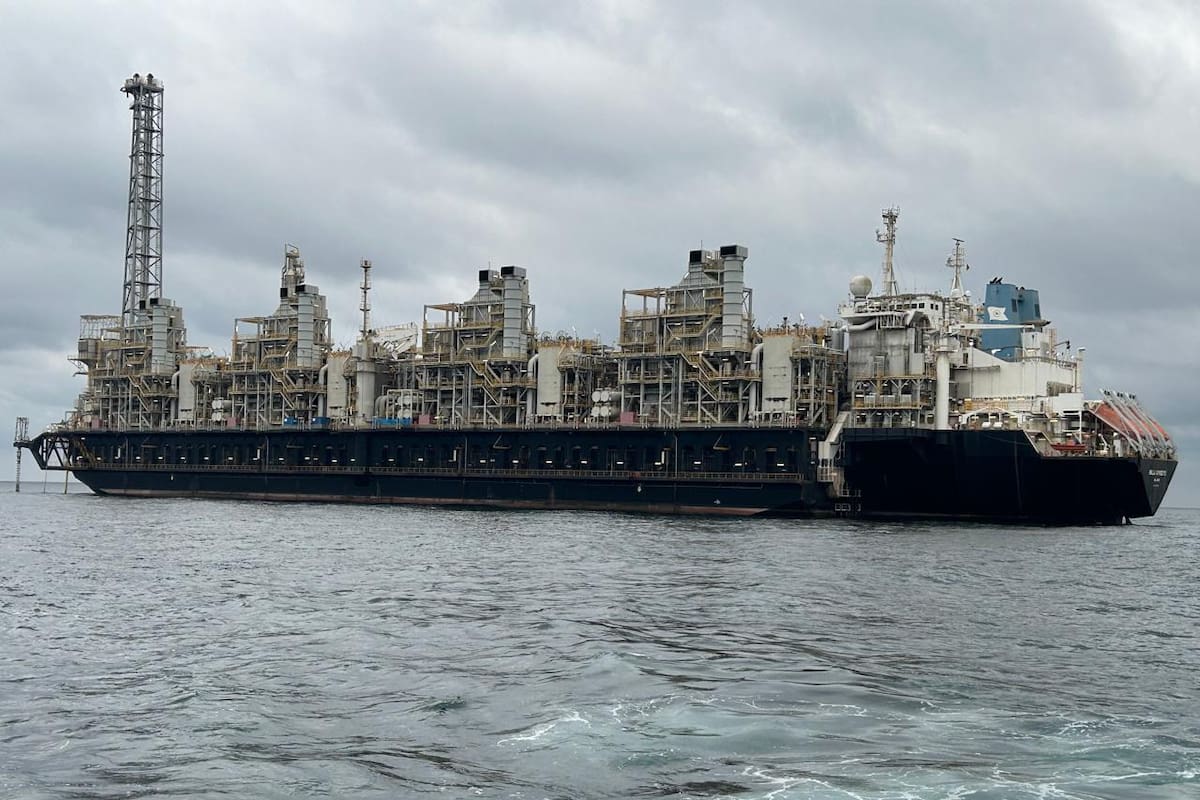El buque FLNG Hilli de la empresa de Noruega Golar GNL, llegará a la Argentina para exportar 11,5 millones de metros cúbicos de gas a partir de 2027; tiene una longitud de casi 300 metros, fue construido en 1975 y reconvertido para el procesamiento de gas en 2017