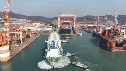 El buque MKII, propiedad de Golar LNG, actualmente se encuentra en construcción en un
astillero en China y se estima que llegará a nuestro país en 2028