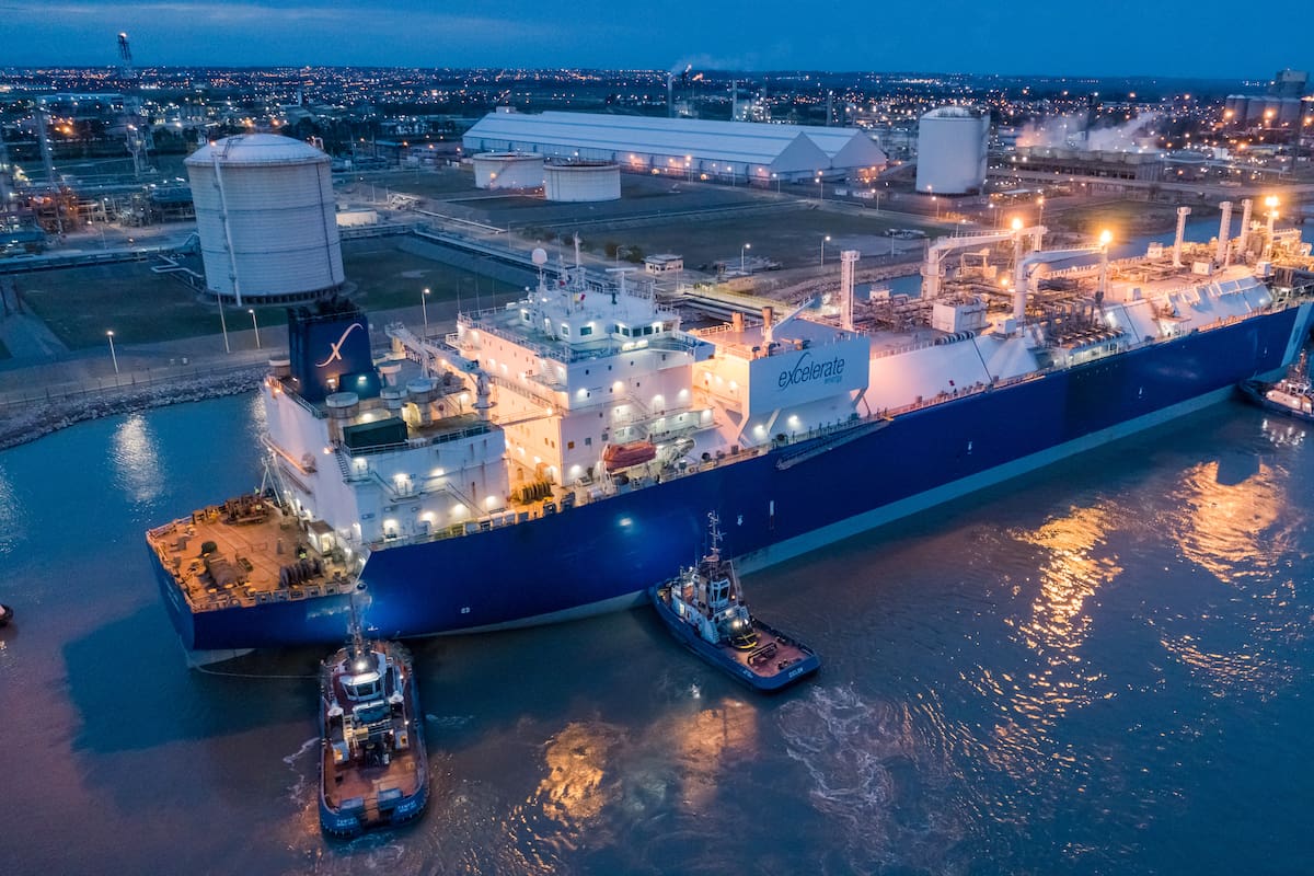El buque regasificador que Excelerate Energy puso en funcionamiento en el invierno pasado en el puerto de Ingeniero White, Bahía Blanca