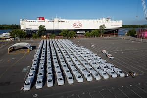 El buque utilizado por BYD es del tipo Ro-Ro (roll on–roll off), diseñado específicamente para el traslado de vehículos