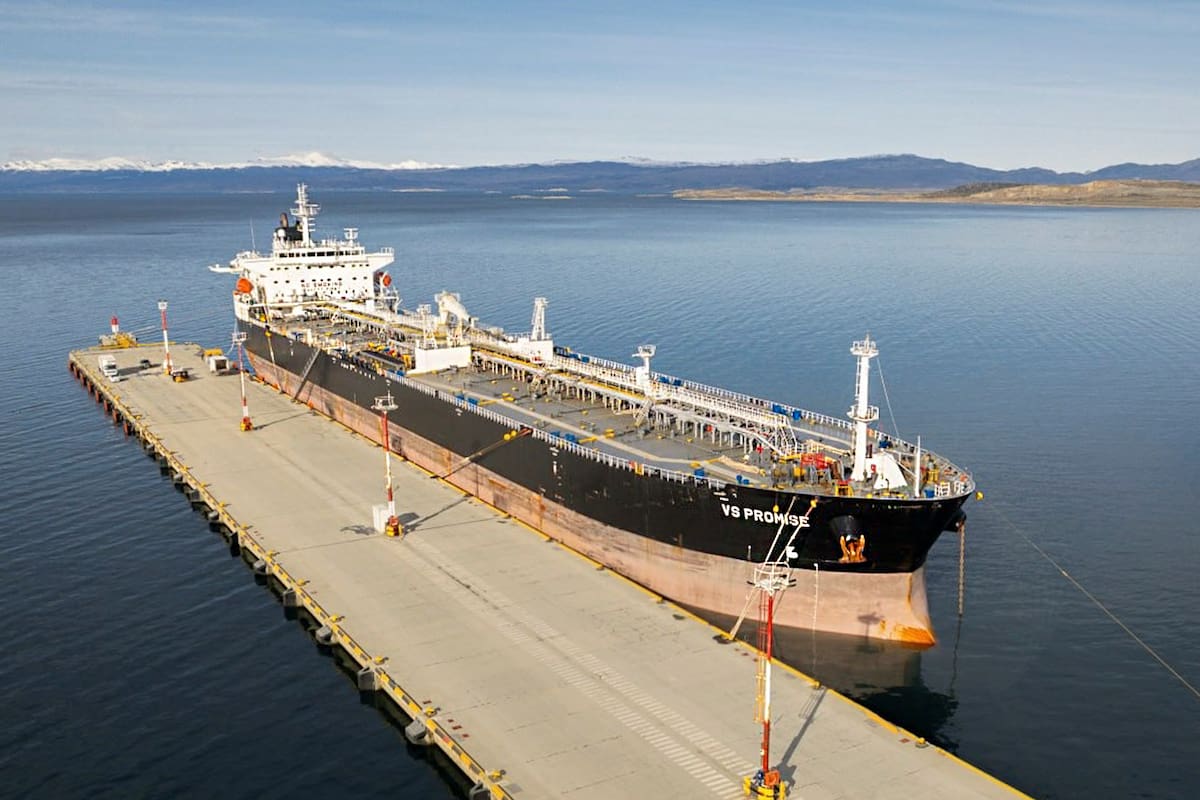 El buque VS Promise en el puerto de Ushuaia