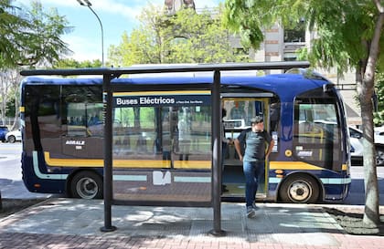 El bus circulará ahora por la calle Esmeralda (Foto: GCBA)
