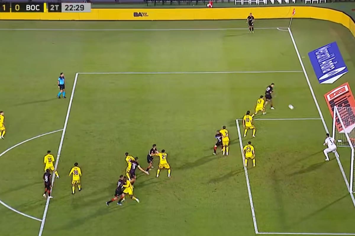 El cabezazo de Javier Correa vence la floja resistencia de Chiquito Romero: el 1-0 de Estudiantes ante Boca en La Plata