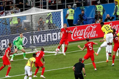 El cabezazo de Mina que estableció el agónico empate de Colombia ante Inglaterra