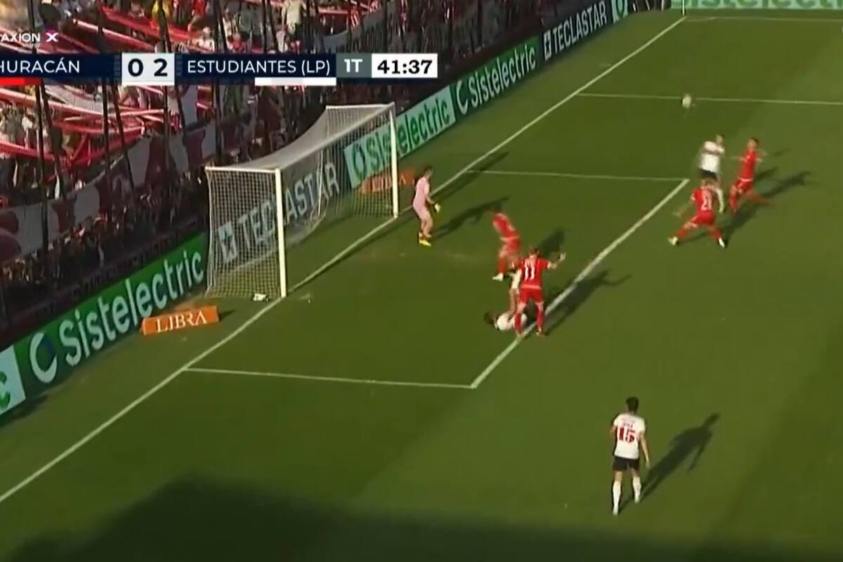 El cabezazo de Santiago Ascacíbar se transformará en el 2-0 de Estudiantes ante Huracán, por la Copa Argentina