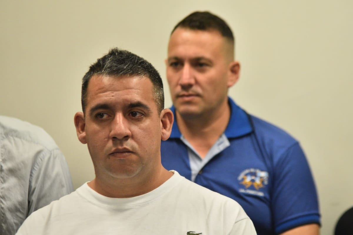 El cabo primero Javier Catriel Alarcón, adelante, y el cabo primero Lucas Gómez fueron condenados por el asesinato de Blas Correas