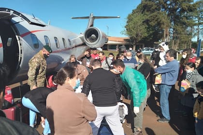 El cabo Verón fue trasladado en un vuelo sanitario a Buenos Aires