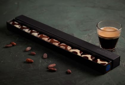 El cacao fue utilizado por varias de las primeras culturas mesoamericanas como alimento, medicina, ofrenda ritual y quizás incluso como moneda