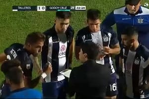 El Cacique Medina se las ingenió para conseguir un "tiempo muerto" como en el básquet, en el triunfo de Talleres sobre Godoy Cruz por la Copa Argentina