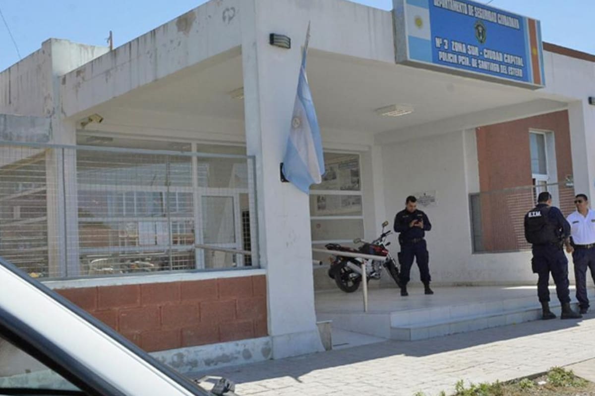 El cadáver de la joven habría sido encontrado por el padre cuando regresó del trabajo