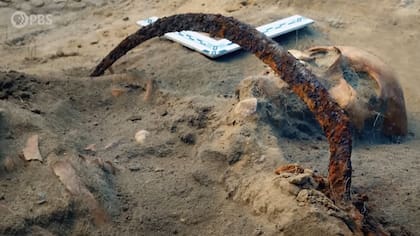El cadáver de una mujer, "asegurado" por un candado