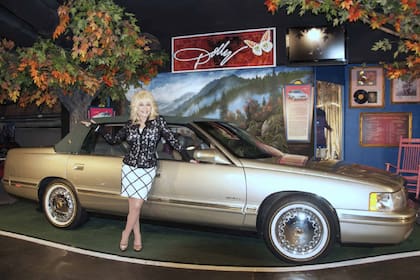 El Cadillac D’Elegance de 1997 de Dolly Parton, en el Hollywood Star Cars Museum