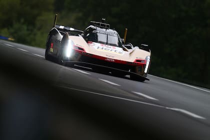El Cadillac Hertz Team JOTA N°38 recibió una penalización y Jack Aitken, que marcó el mejor tiempo en la pista se quedó vacío ante la sanción