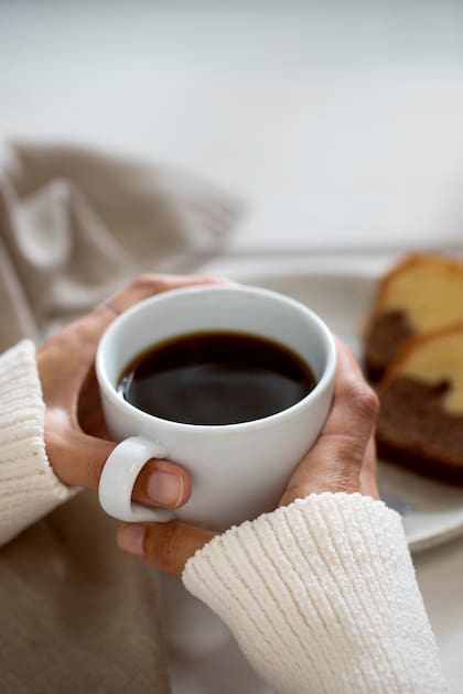 El café contiene diterpenos que son los causantes de aumentar el colesterol "malo" en el cuerpo (Freepik)