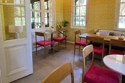 El café está disponible para visitar de todos los días de la semana de 8 a 20 horas.