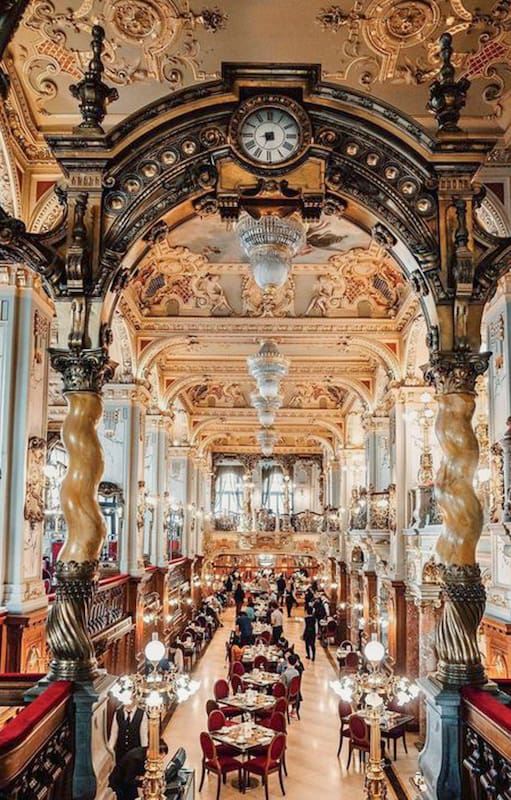 El café New York, en Budapest, es considerado uno de los más lindos del mundo.