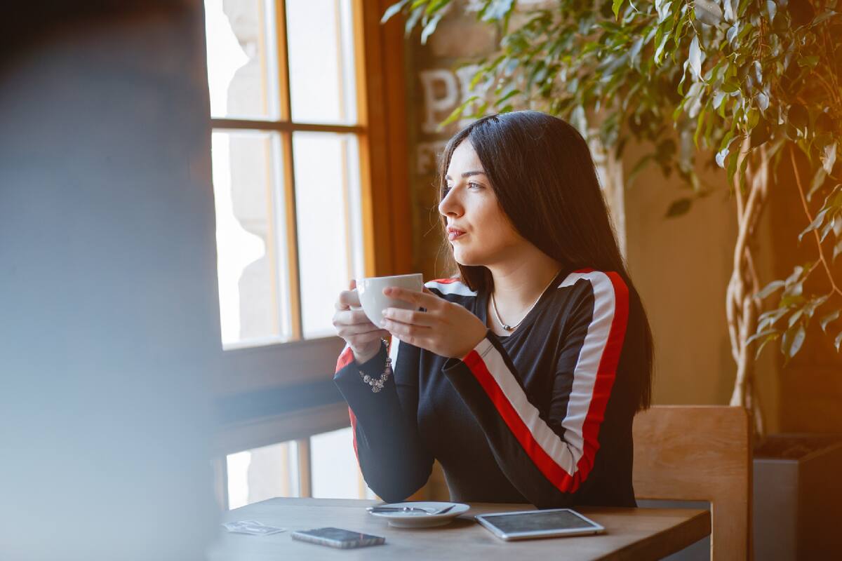 El café podría disminuir la taza de mortalidad de aquellas personas que pasan mucho tiempo sentadas
