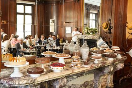 El Café Sabarsky, ubicado en la Neue Galerie en Nueva York, es un homenaje a los cafés vieneses.