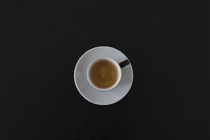 El café tiene múltiples beneficios para la salud, pero un reciente estudio advirtió que un consumo excesivo puede traer resultados contraproducentes y afectar a la salud cognitiva