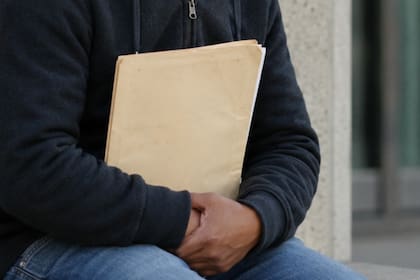 El cambio busca reducir los 1,4 millones de expedientes acumulados en Uscis