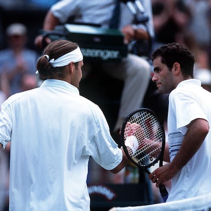 El "cambio de guardia". El día que Federer venció a Pete Sampras en los 8vos de final de Wimbledon 2001.