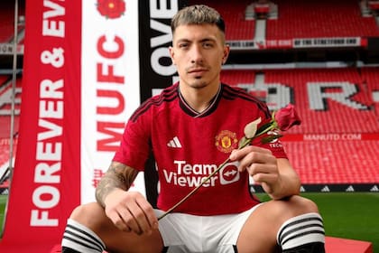 El cambio de look de Lisandro Martínez que es furor en las redes: “Nueva temporada, nuevo corte”