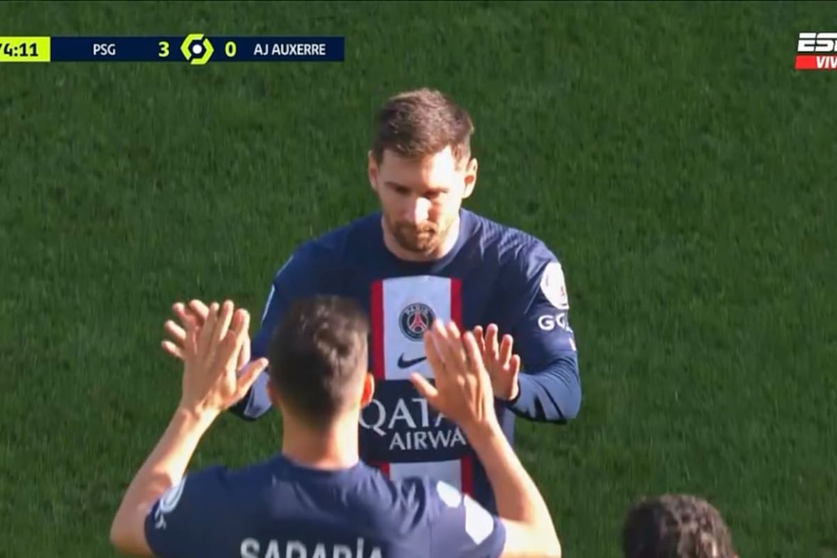 El cambio de Messi, que terminó sin problemas su partido en PSG