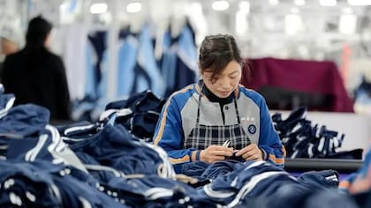 El cambio en la vestimenta sucede contra el telón de fondo de una economía de consumo más débil en China