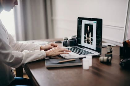 El cambio hacia un enfoque en el bienestar y la salud mental emergió como una tendencia fortalecida desde la pandemia (Foto Pexels)