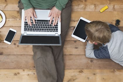 El cambio impositivo alcanzaría, entre otros productos, a los teléfonos celulares, equipos de aire acondicionado, televisores, grabadores, monitores, computadoras, cámaras de fotos, radios, proyectores y hornos microondas