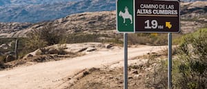El camino de 240 kilómetros que recuerda a un cura santo gana impulso religioso y turístico