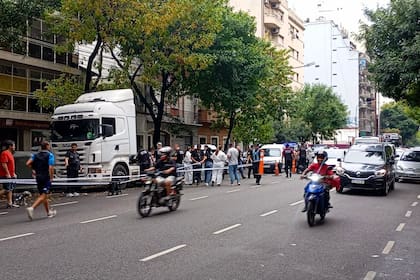 El camión con patente paraguaya que llevaba una carga oculta de 600 litros de ketamina