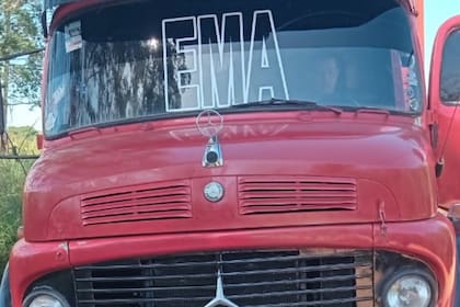 El camión donde se transportaba la hacienda robada y que fue secuestrado