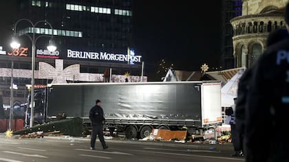 El camión que arrasó varios puestos navideños