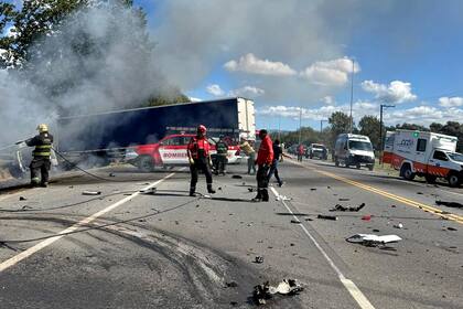 El camión se detuvo al costado de la calzada