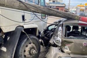 El camión se quedó sin frenos, una mujer fue herida de gravedad