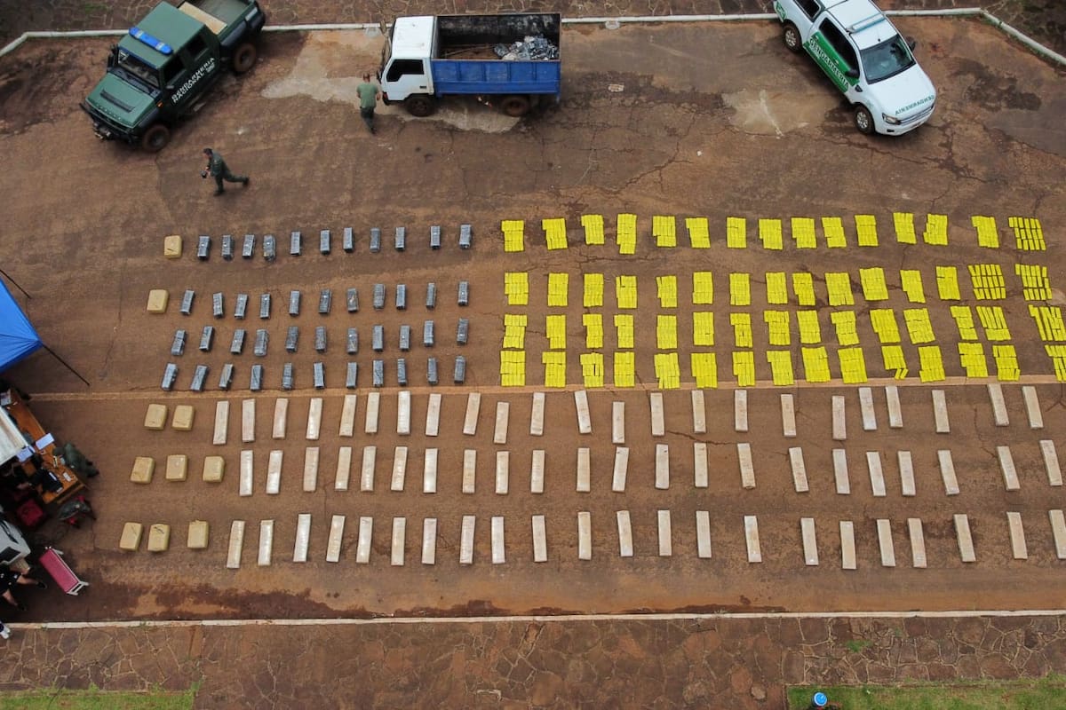 El camión transportaba casi dos toneladas de droga