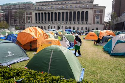 El campamento de los estudiantes que protestan contra la guerra en Gaza, en el campus de la Universidad de Columbia, el martes 30 de abril de 2024, en Nueva York.